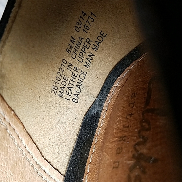 Clarks Black Leather Hair Size 8.5 pumps heels - Picture 13 of 16